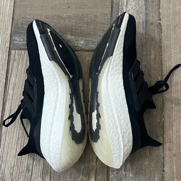 ADIDAS WOMEN'S ULTRABOOST 21 size 6 - Picture 10 of 10